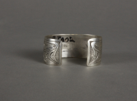 Haida%20artist%2C%20%3Cb%3E%3Ci%3E%20Bracelet%3C%2Fi%3E%3C%2Fb%3E%2C%201910%2F1920%2C%20silver%2C%20The%20Elizabeth%20Cole%20Butler%20Collection%2C%20no%20known%20copyright%20restrictions%2C%202009.1.3